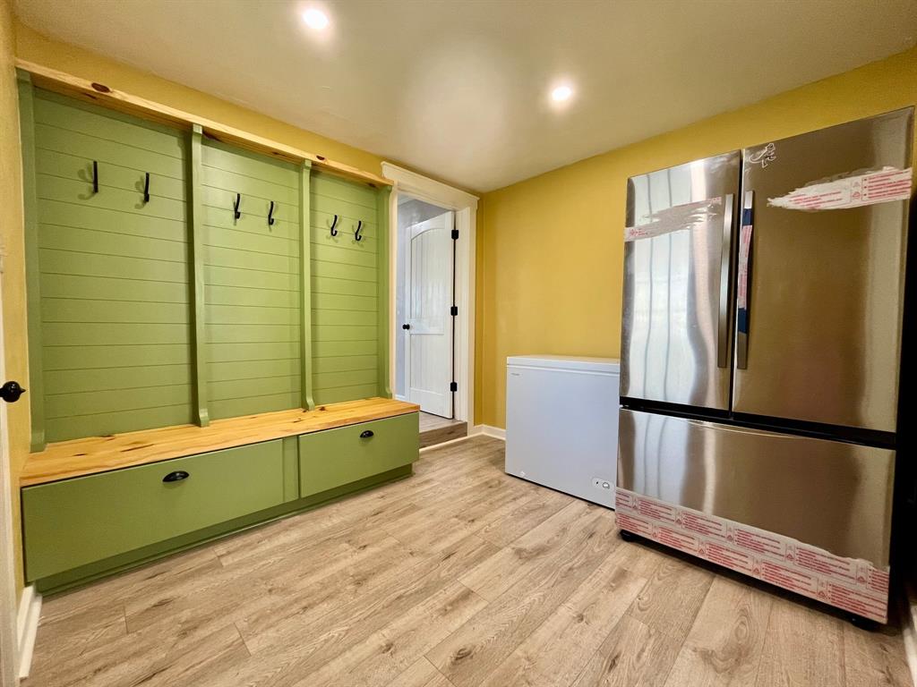 2802 Westover Road Shreveport, LA 71108 - Photo 25 of 33 a kitchen with stainless steel appliances granite countertop a refrigerator a sink and a stove