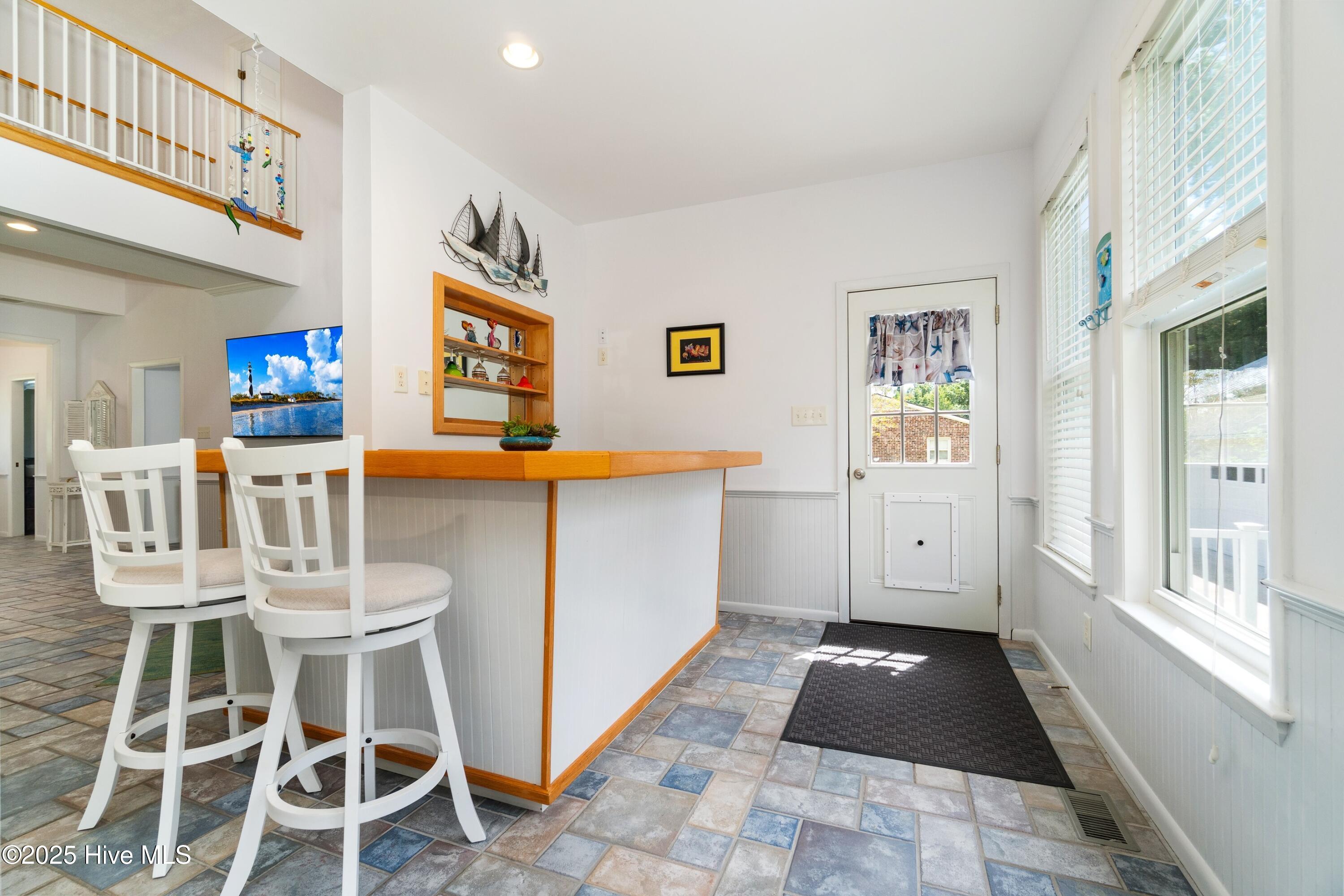 505 Ragan Road Oriental, NC 28571 - Photo 17 of 69 024_Bar