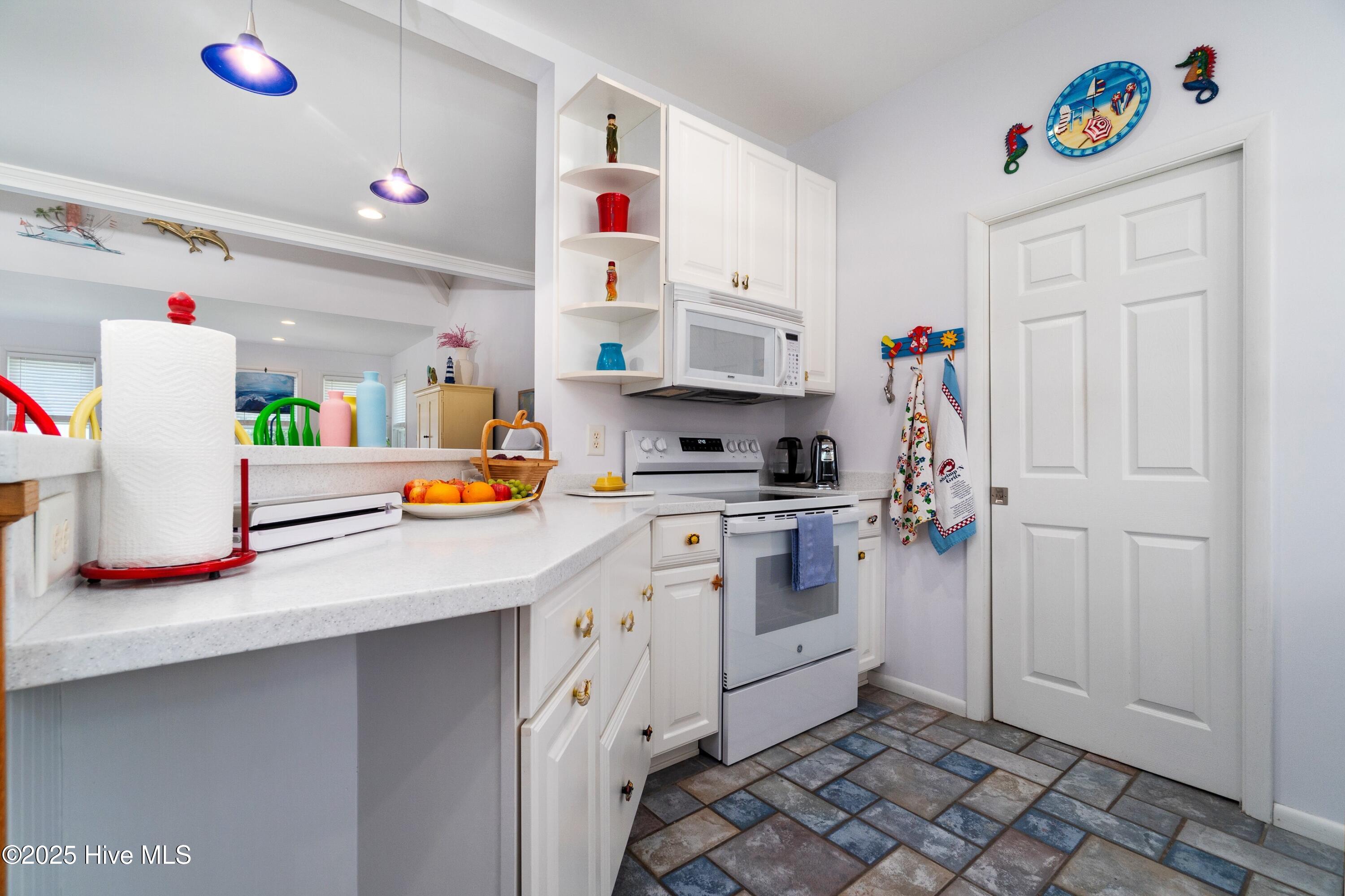 505 Ragan Road Oriental, NC 28571 - Photo 25 of 69 032_Kitchen