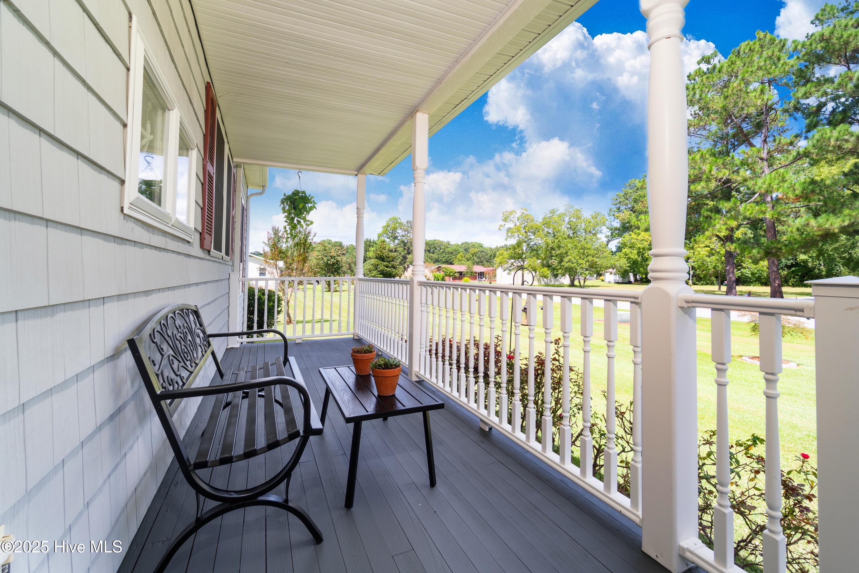 505 Ragan Road Oriental, NC 28571 - Photo 7 of 69 008_Front Porch