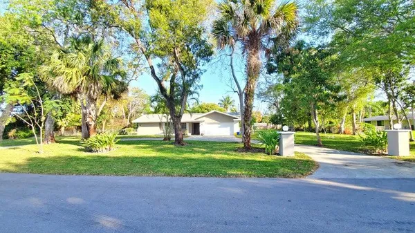 $1,100,000 | 4195 Maurice Drive, Delray Beach, FL 33445