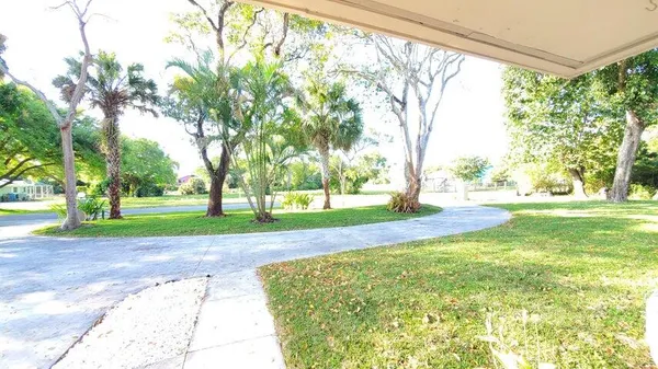 $1,100,000 | 4195 Maurice Drive, Delray Beach, FL 33445