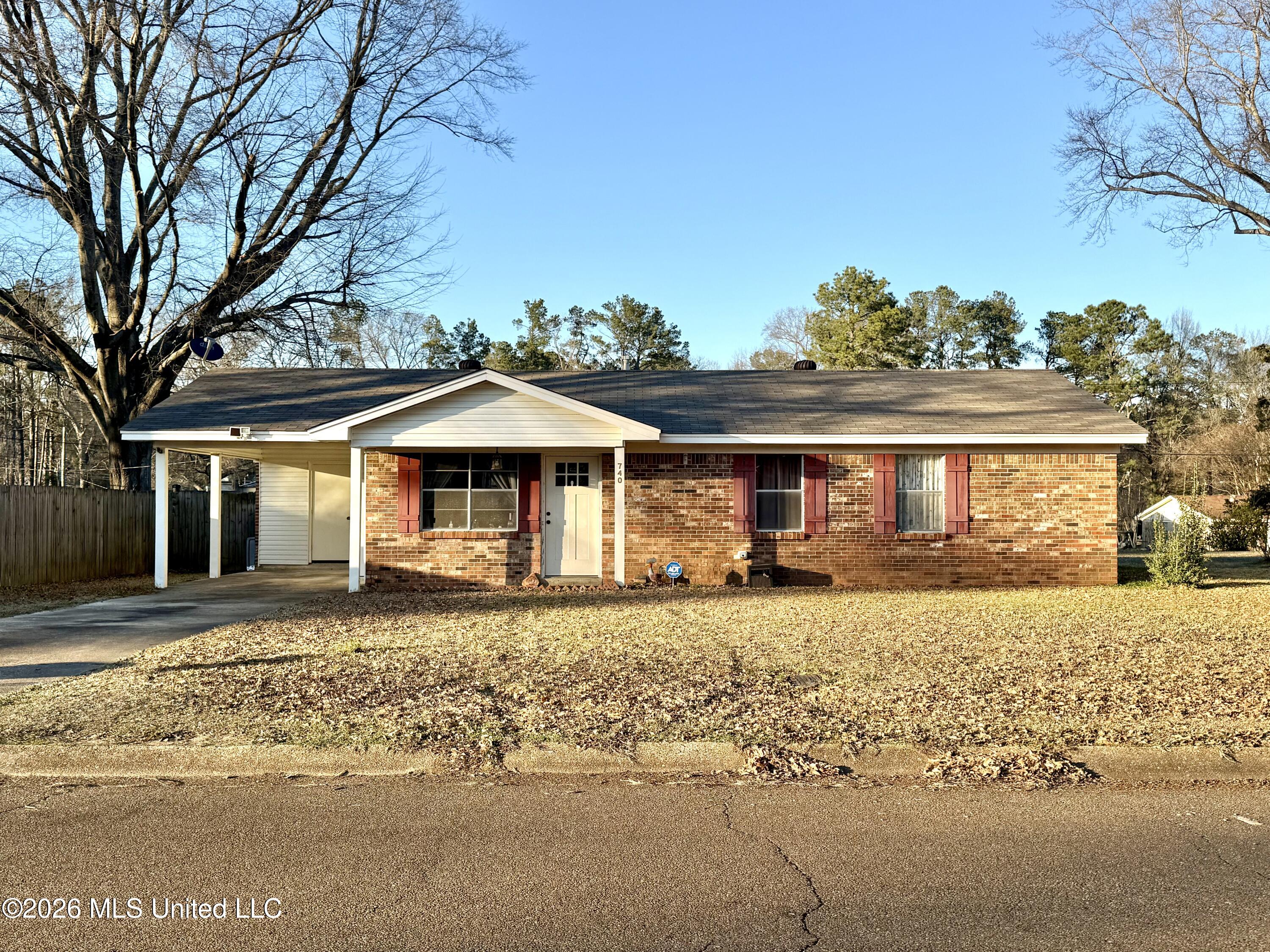 740 Robinson Road Grenada, MS 38901 - Photo 1 of 17 IMG_6310