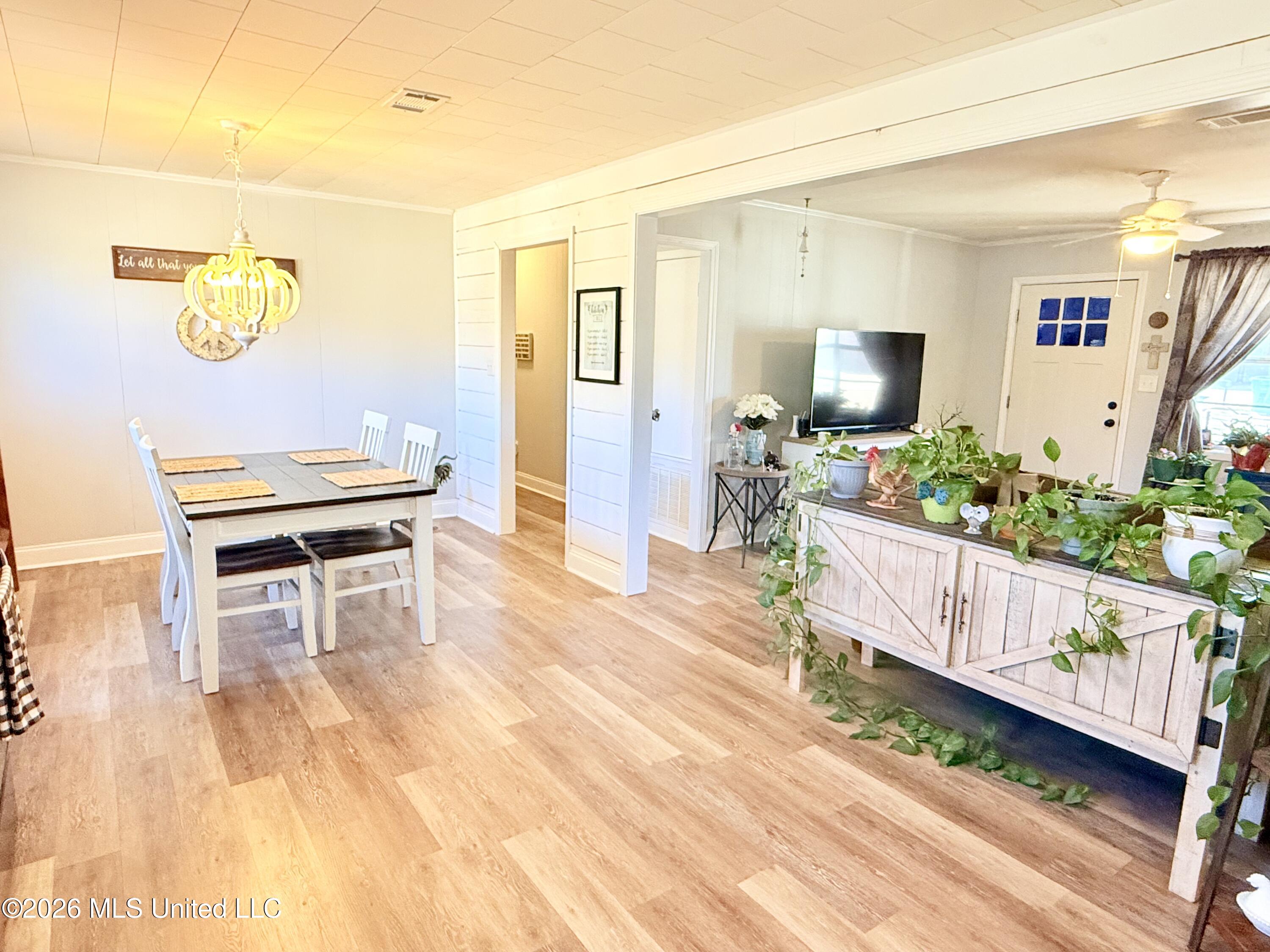 740 Robinson Road Grenada, MS 38901 - Photo 7 of 17 IMG_6170