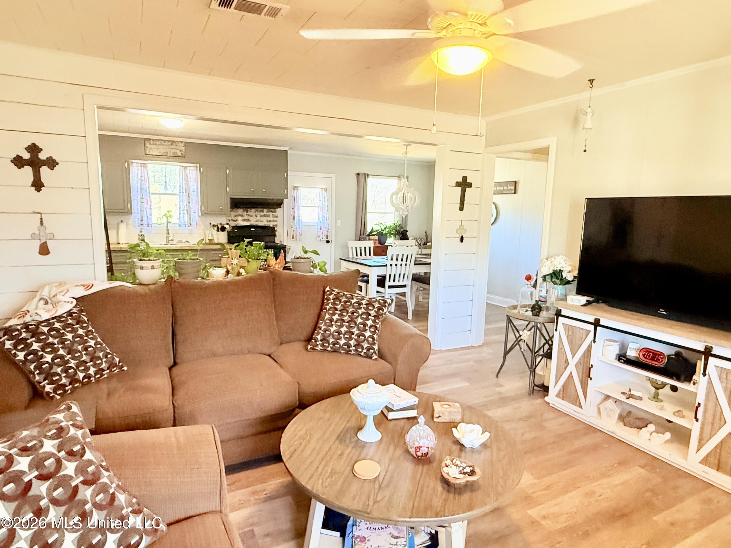 740 Robinson Road Grenada, MS 38901 - Photo 10 of 17 IMG_6168