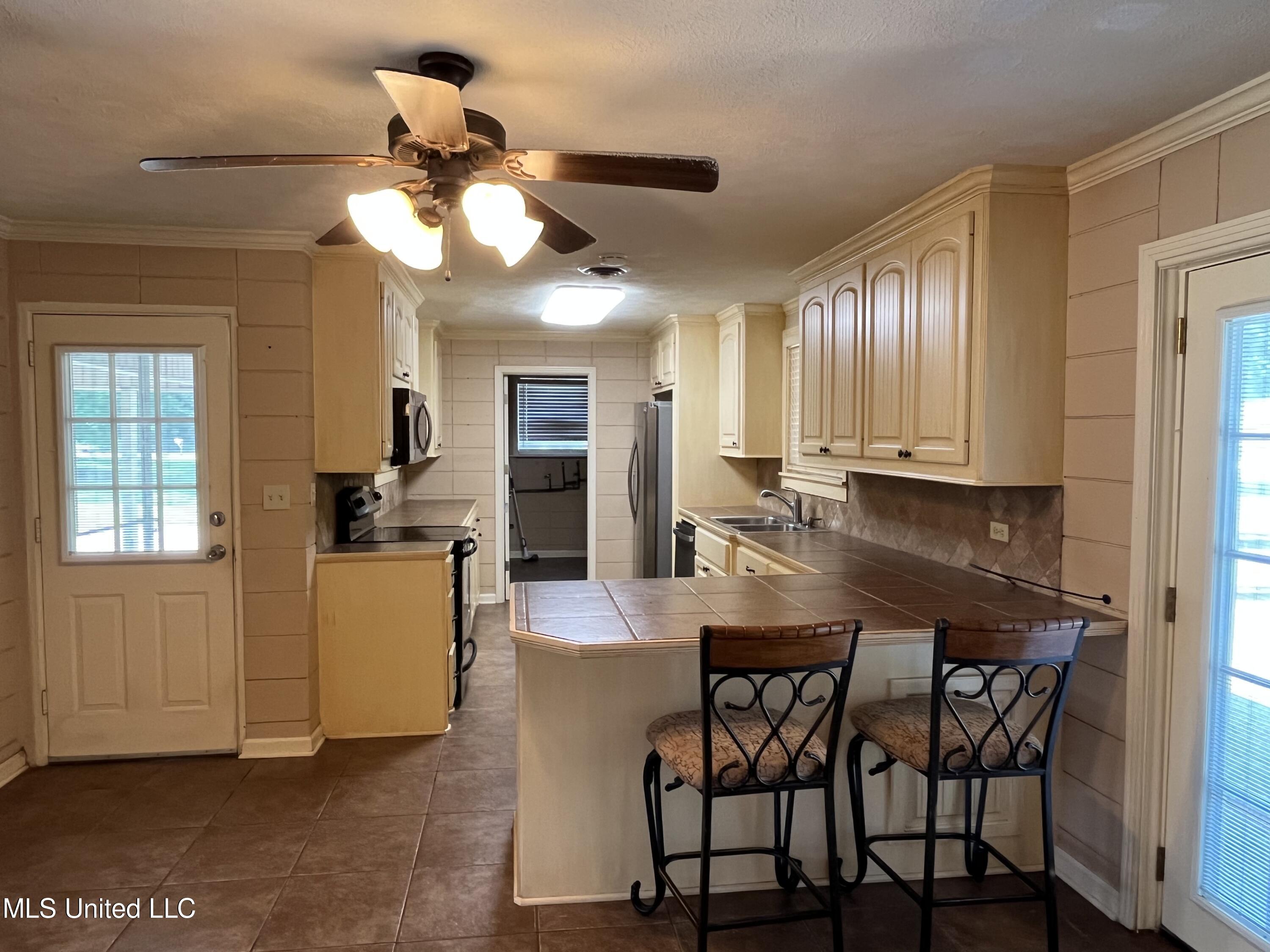 152 Old Place Road Florence, MS 39073 - Photo 6 of 25 IMG_1193