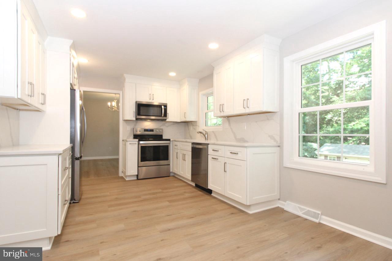 117 Midway Road Phoenixville, PA 19460 - Photo 9 of 42 NEW Kitchen