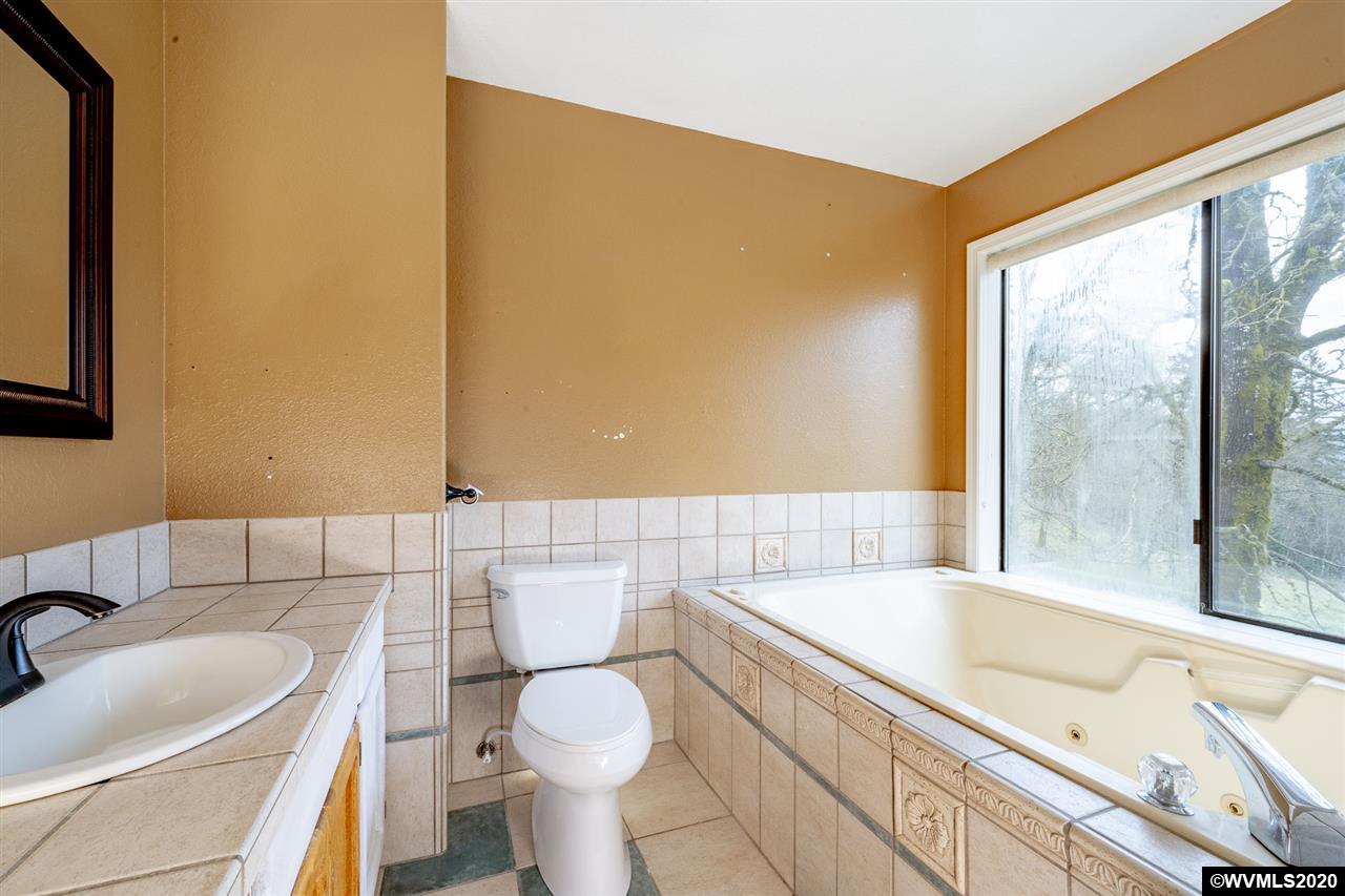 17330 South Callahan Road Molalla, OR 97038 - Photo 19 of 39 Gallery Image 19