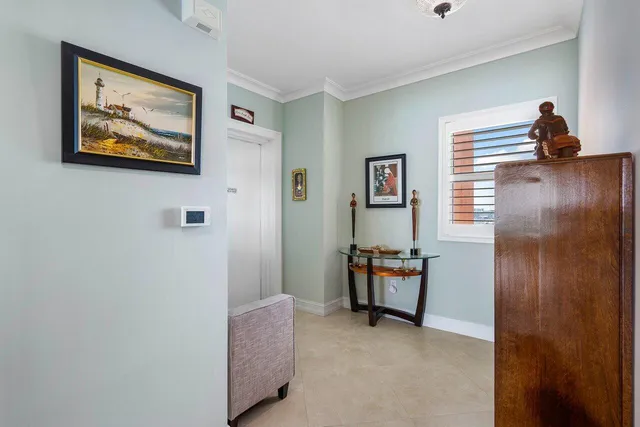 a view of room with furniture and air conditioner