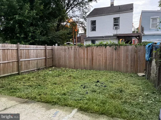 $1,600 | 530 Lamberton Street, Unit B, Trenton, NJ 08611