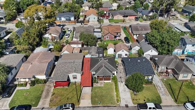 $200,000 | 1227 Common Park Drive, Houston, TX 77009