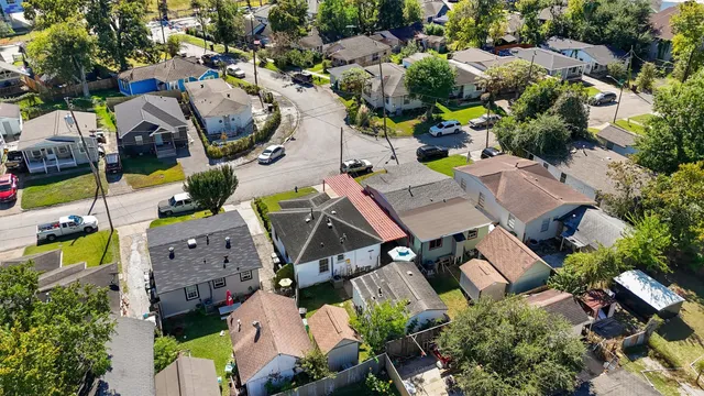 $200,000 | 1227 Common Park Drive, Houston, TX 77009