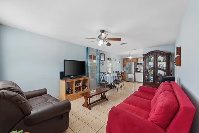 $200,000 | 1227 Common Park Drive, Houston, TX 77009