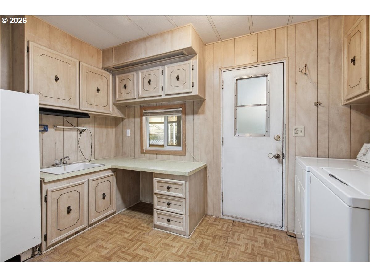 5422 Portland Road Northeast, Unit 104 Salem, OR 97305 - Photo 25 of 40 Utility Room