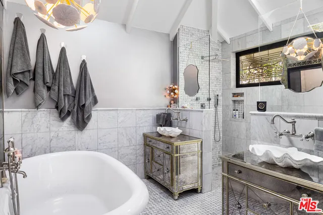 $5,100,000 | 2116 3rd Street, Santa Monica, CA 90405