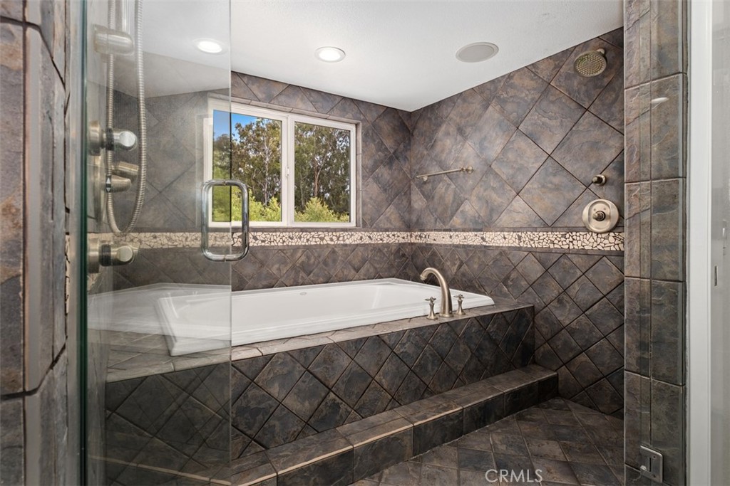 24422 Vía Del Rio Lake Forest, CA 92630 - Photo 26 of 41