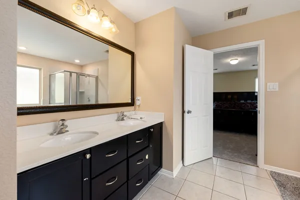 $270,000 | 16358 Oakside Hollow Lane, Houston, TX 77084