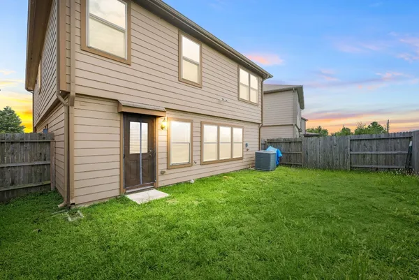 $270,000 | 16358 Oakside Hollow Lane, Houston, TX 77084