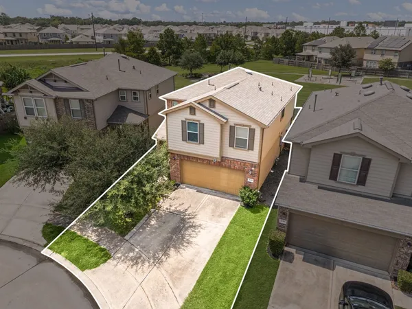 $270,000 | 16358 Oakside Hollow Lane, Houston, TX 77084