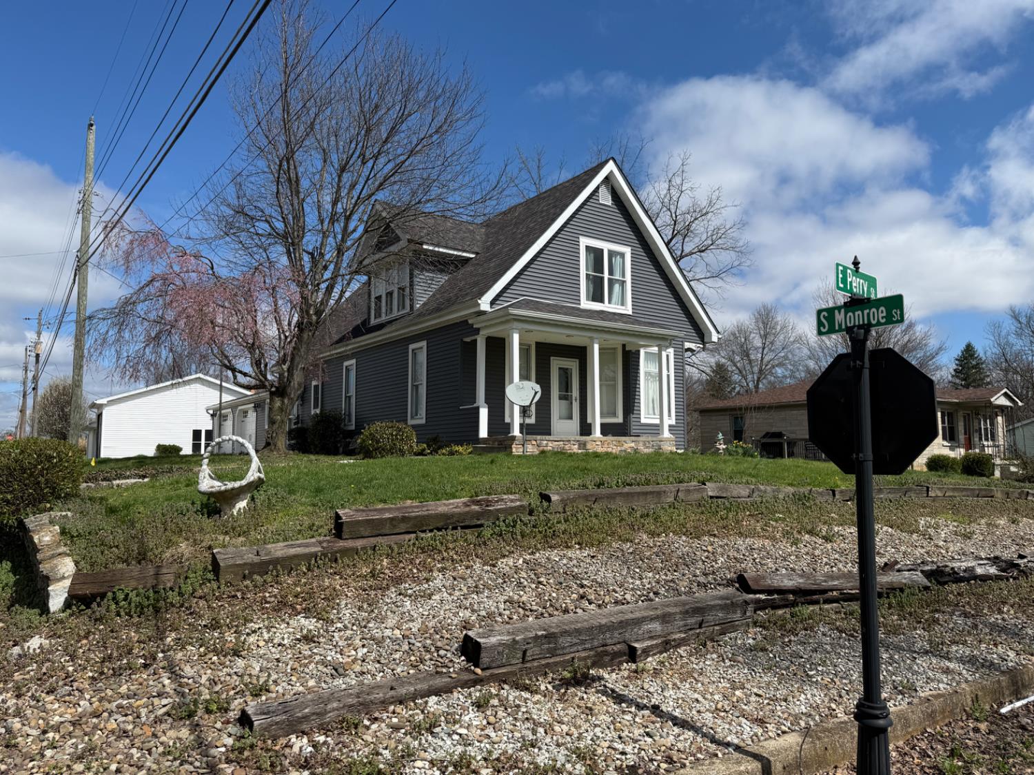 206 East Perry Street Versailles, IN 47042 - Photo 1 of 30