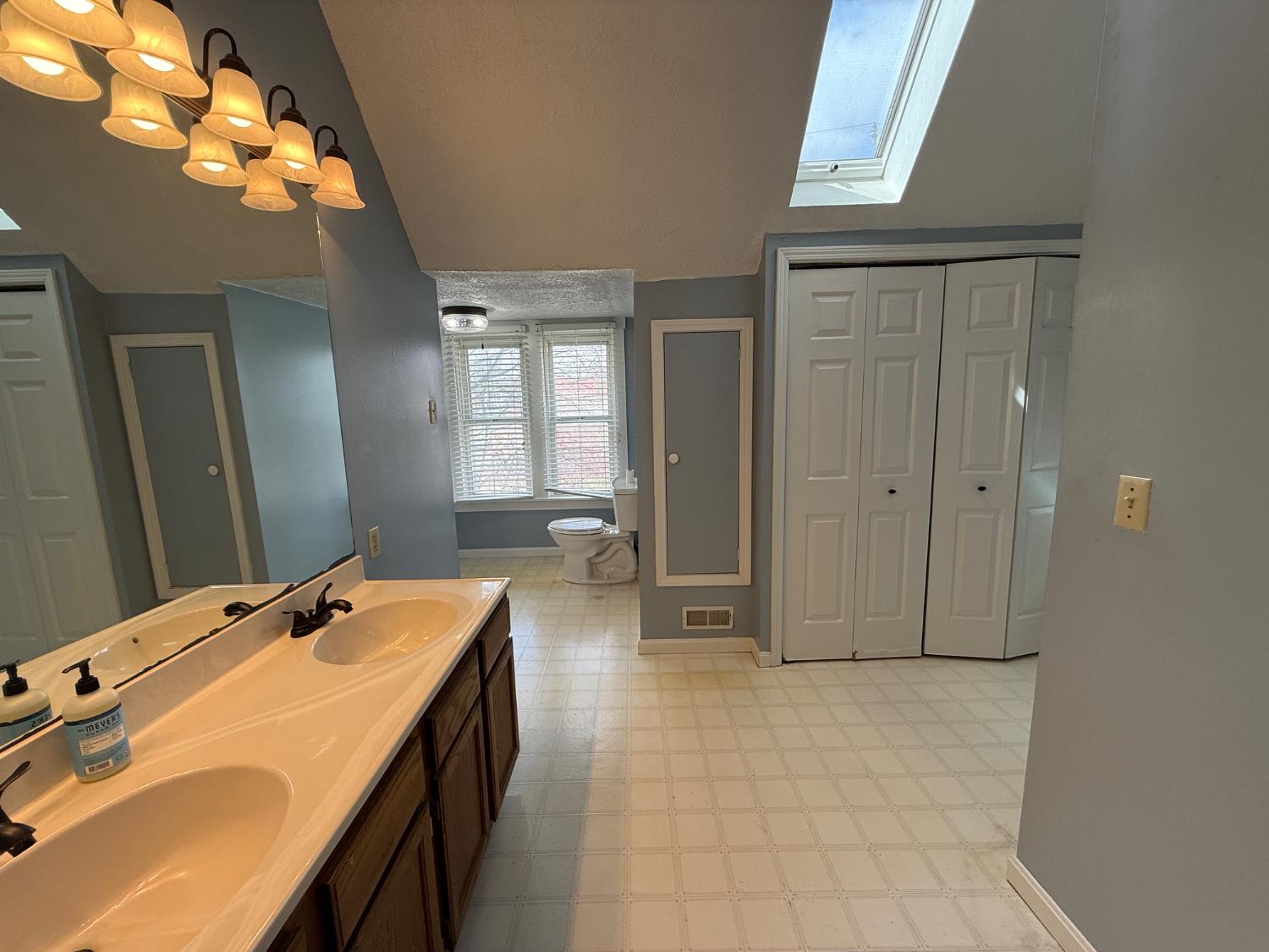 206 East Perry Street Versailles, IN 47042 - Photo 15 of 30