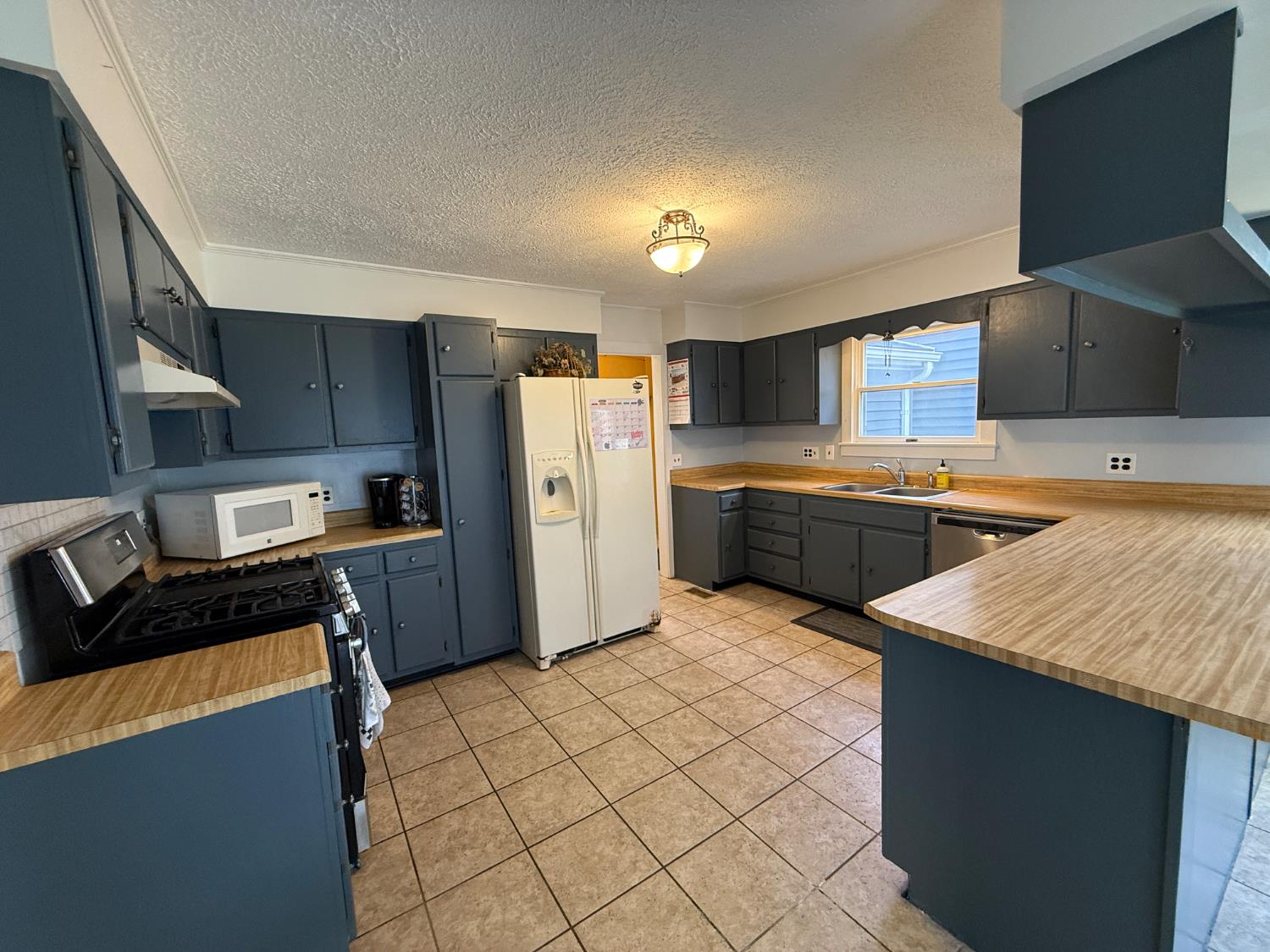 206 East Perry Street Versailles, IN 47042 - Photo 3 of 30