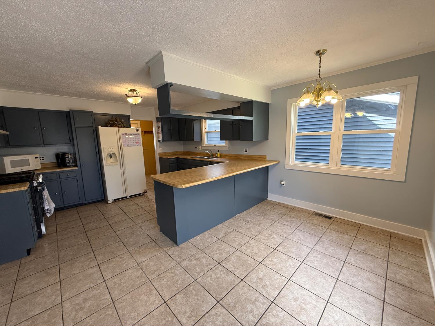 206 East Perry Street Versailles, IN 47042 - Photo 4 of 30