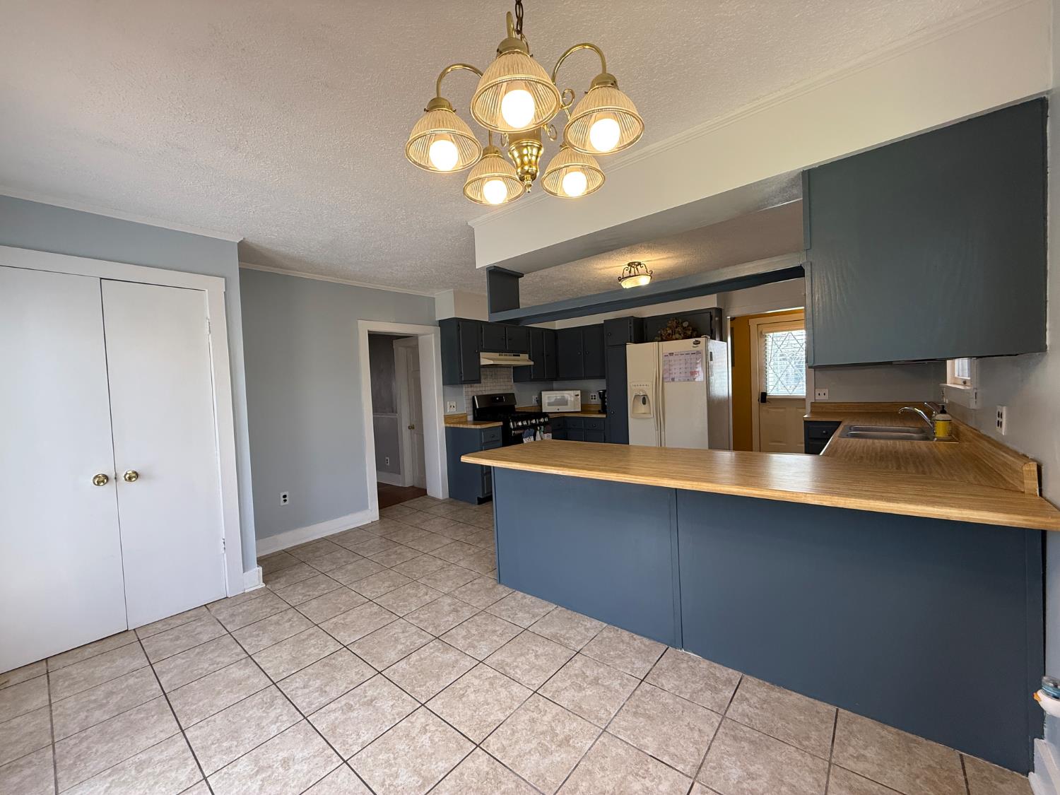 206 East Perry Street Versailles, IN 47042 - Photo 5 of 30