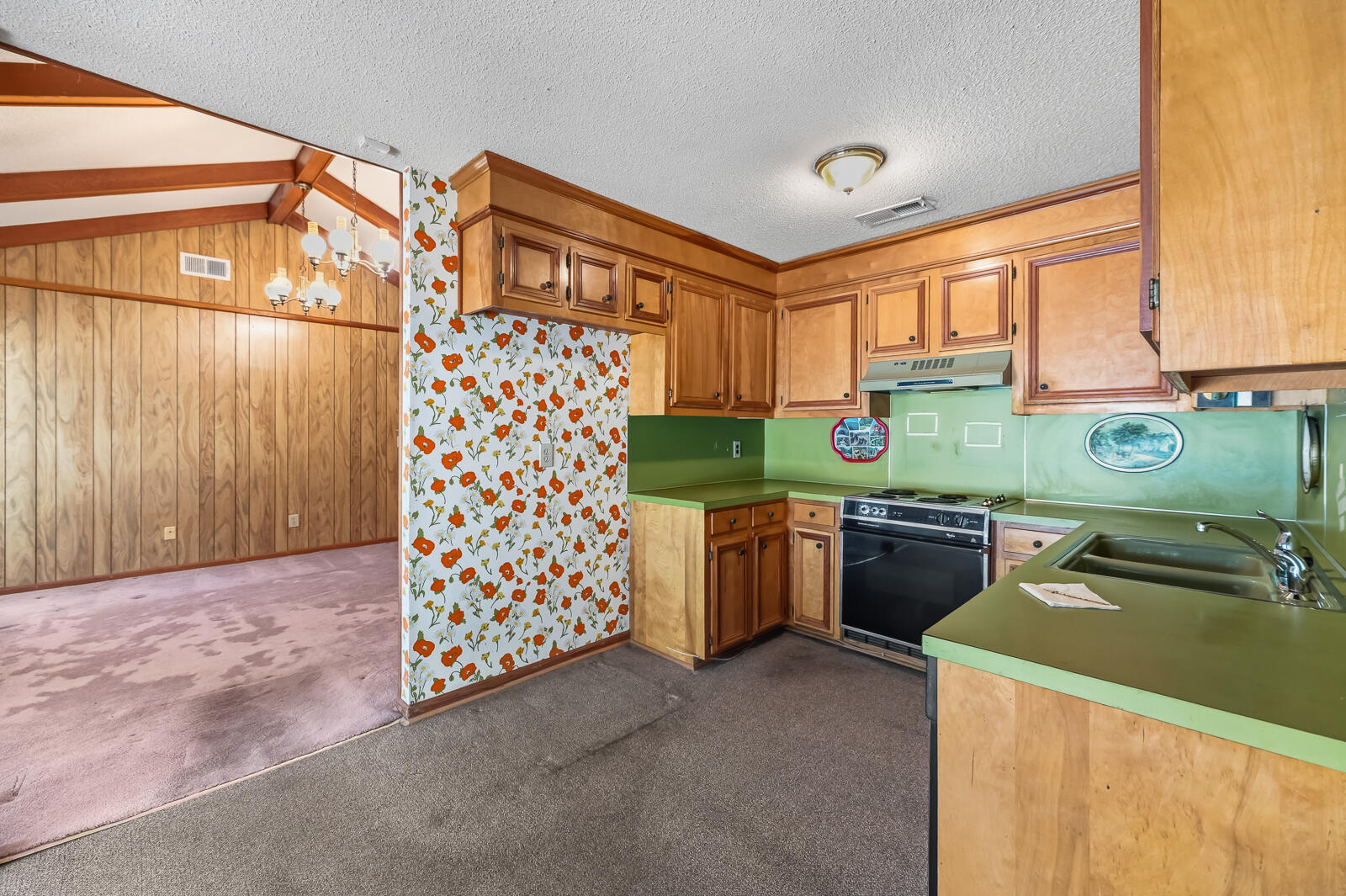 219 Foxborough Road Goose Creek, SC 29445 - Photo 6 of 19 219 Foxborough Rd (9 of 21)