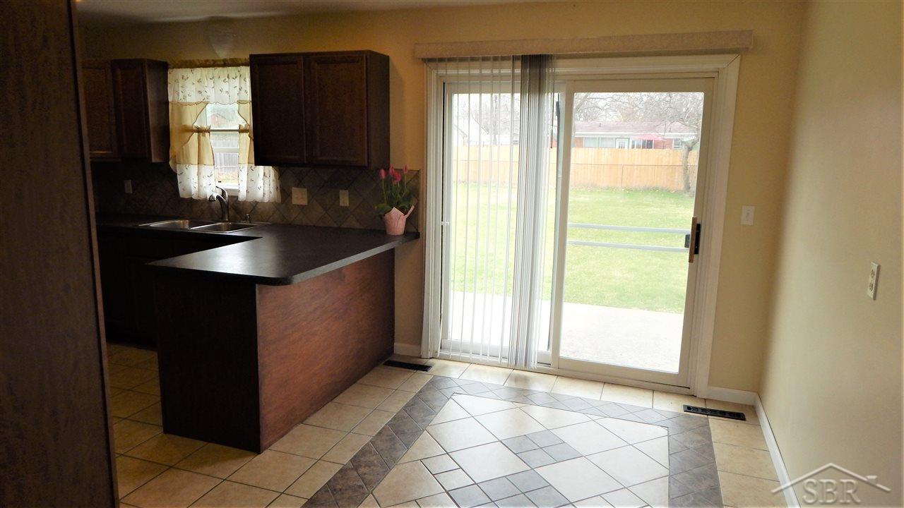 2337 Anderson Road Saginaw, MI 48603 - Photo 6 of 26 50038377-5.JPG