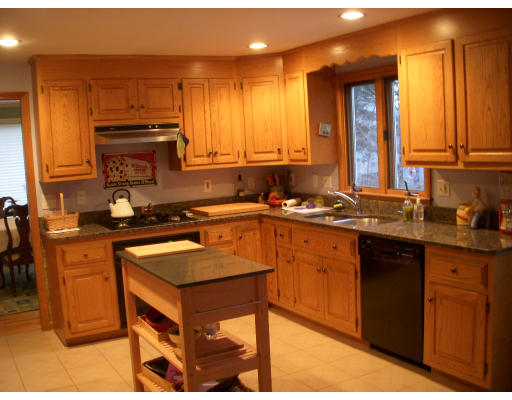 74 Barnard Road Marlborough, MA 01752 - Photo 2 of 12 Gallery Image 2