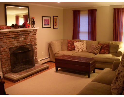 74 Barnard Road Marlborough, MA 01752 - Photo 3 of 12 Gallery Image 3