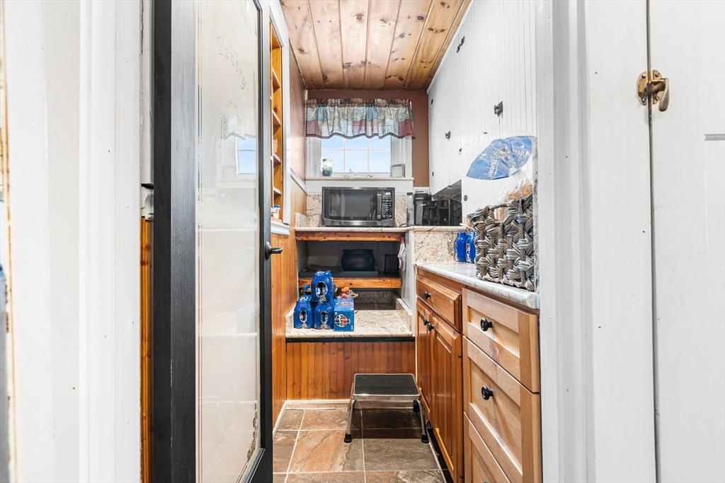 98 Pleasant Street Ayer, MA 01432 - Photo 12 of 39