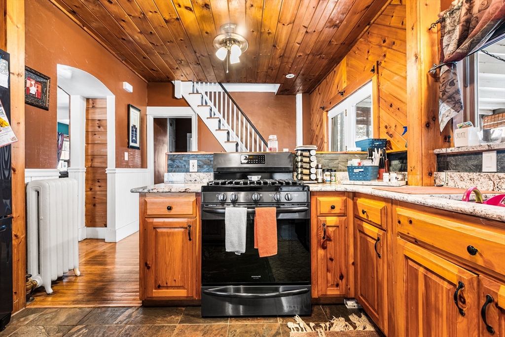 98 Pleasant Street Ayer, MA 01432 - Photo 9 of 39