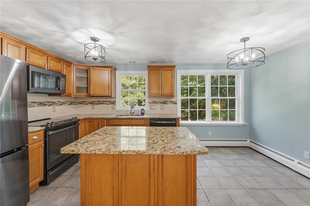 21 Casey Lane Coventry, RI 02816 - Photo 3 of 48 updated black slate appliances