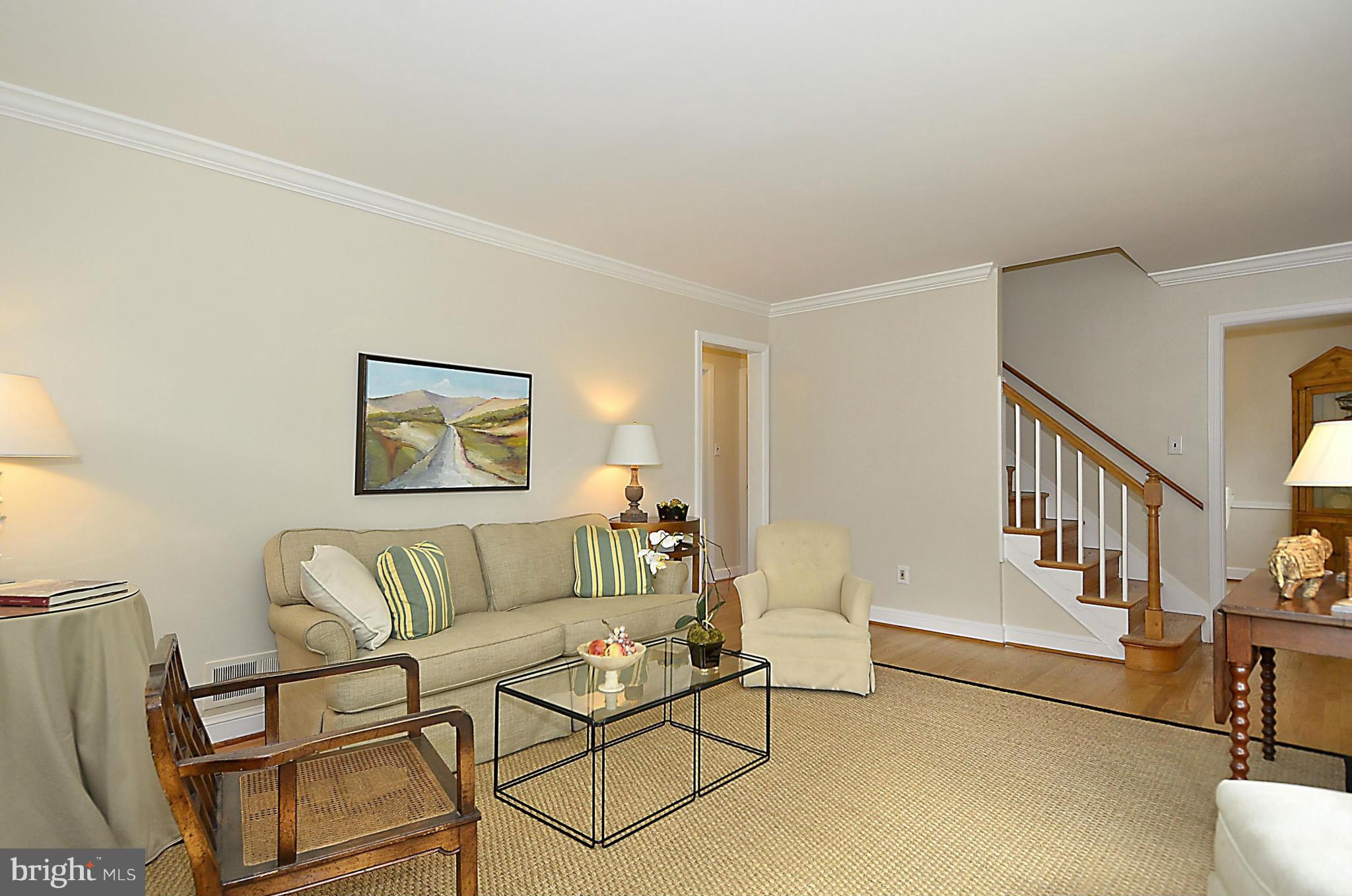 4623 Edgefield Road Bethesda, MD 20814 - Photo 3 of 26 Living Room