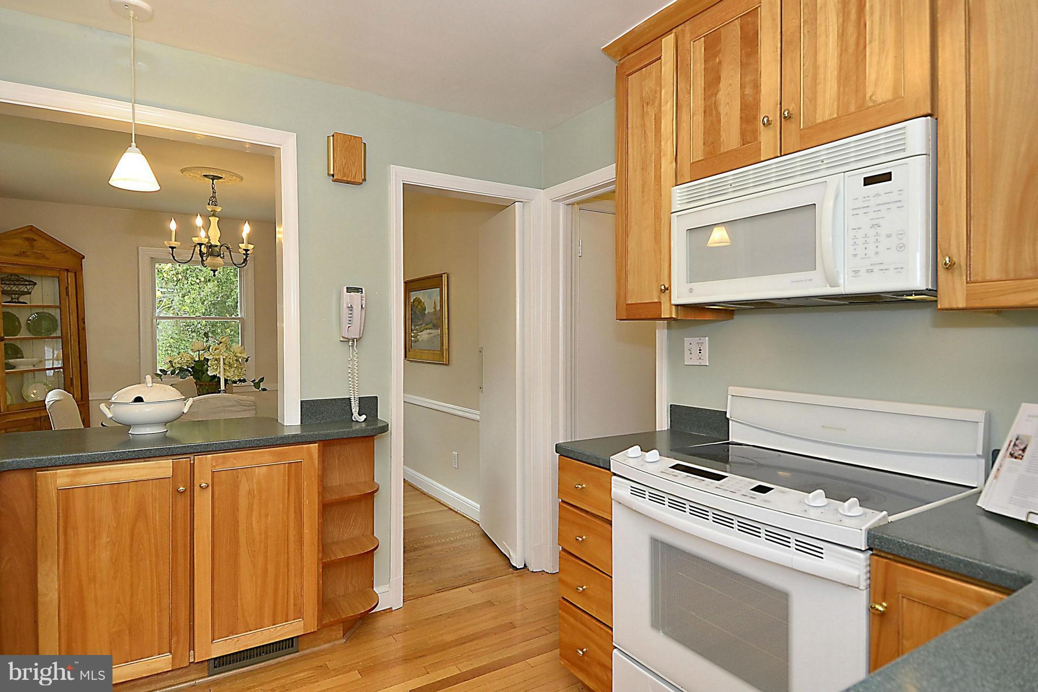 4623 Edgefield Road Bethesda, MD 20814 - Photo 7 of 26 Kitchen
