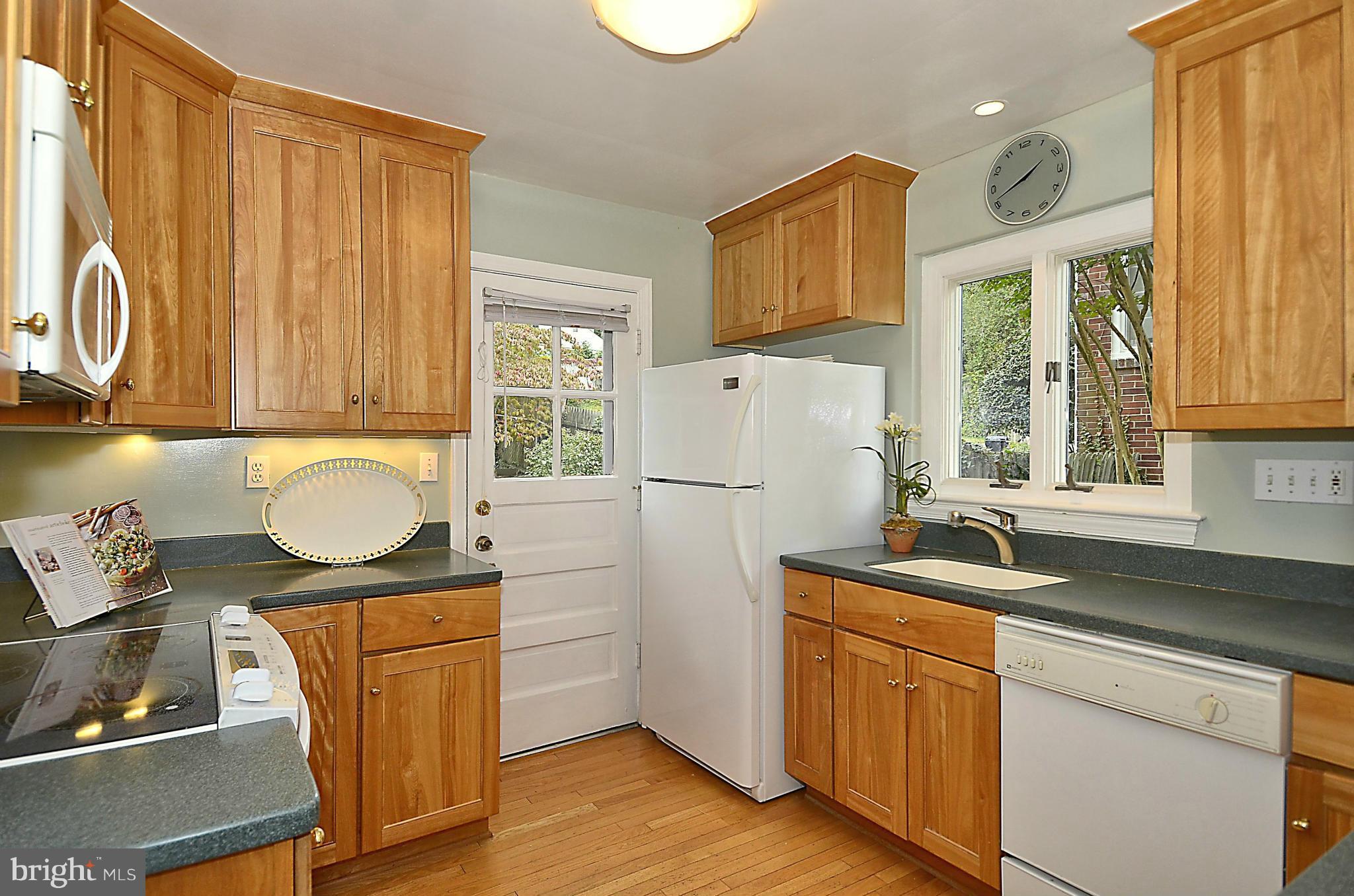 4623 Edgefield Road Bethesda, MD 20814 - Photo 8 of 26 Kitchen
