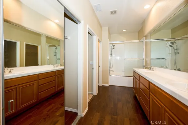 $728,000 | 27933 Sirani Court, Valencia, CA 91355