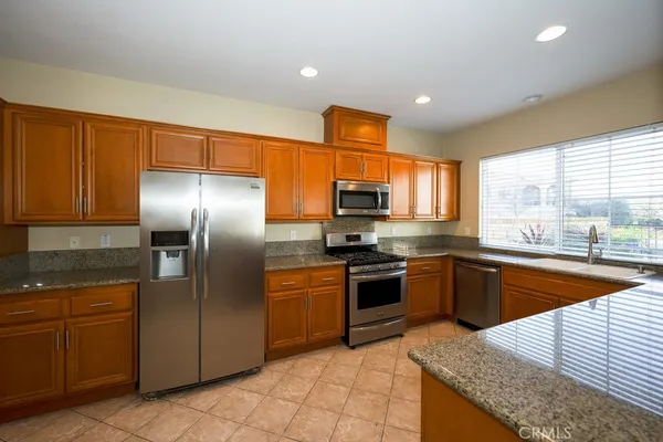 $728,000 | 27933 Sirani Court, Valencia, CA 91355