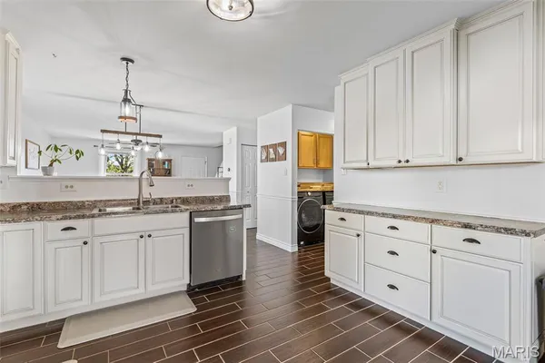 $299,900 | 1030 Providence Way, Herculaneum, MO 63048