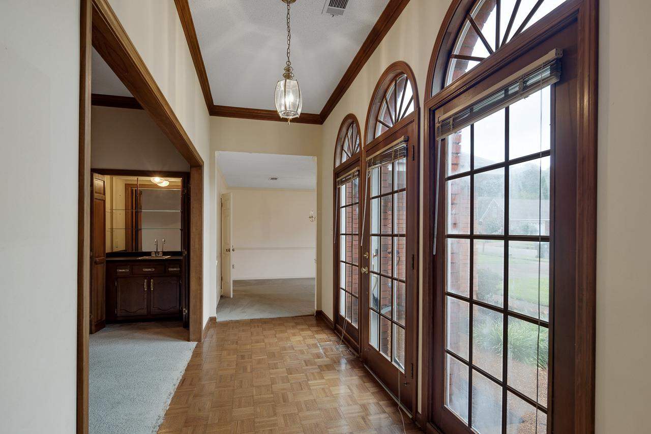 8480 Buckhurst Road Memphis, TN 38016 - Photo 3 of 25 Gallery Image 3