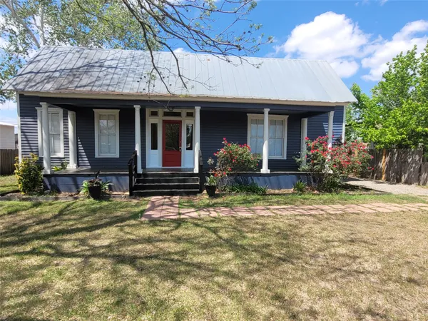 $1,500 | 403 Fawcett Street, Smithville, TX 78957