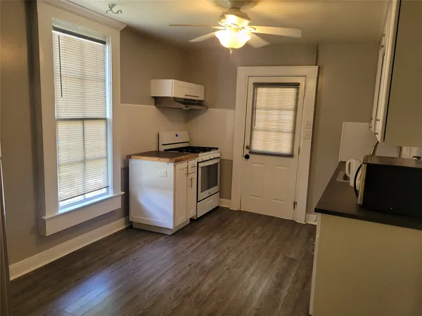 $1,500 | 403 Fawcett Street, Smithville, TX 78957