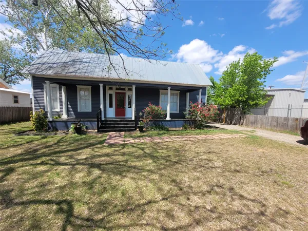 $1,500 | 403 Fawcett Street, Smithville, TX 78957