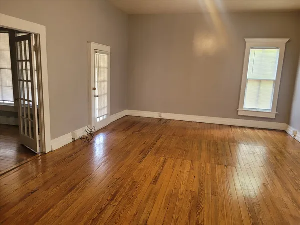 $1,500 | 403 Fawcett Street, Smithville, TX 78957