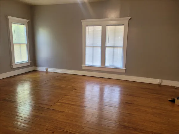 $1,500 | 403 Fawcett Street, Smithville, TX 78957