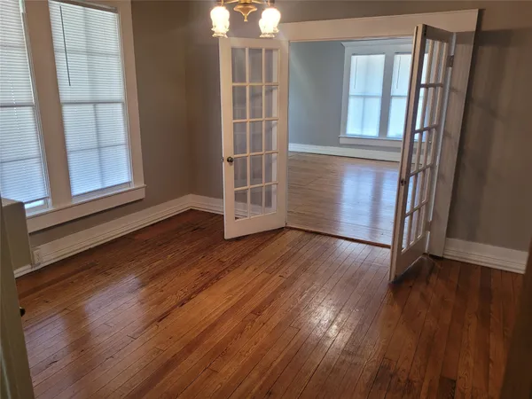 $1,500 | 403 Fawcett Street, Smithville, TX 78957