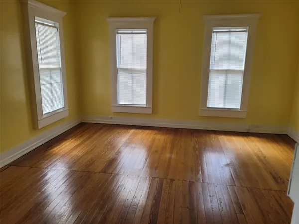 $1,500 | 403 Fawcett Street, Smithville, TX 78957