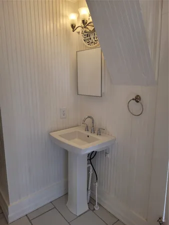 $1,500 | 403 Fawcett Street, Smithville, TX 78957